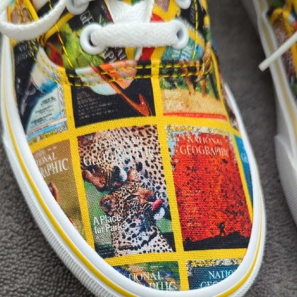 Vans Multicolor Graphic Sneakers - Picture 4 of 9